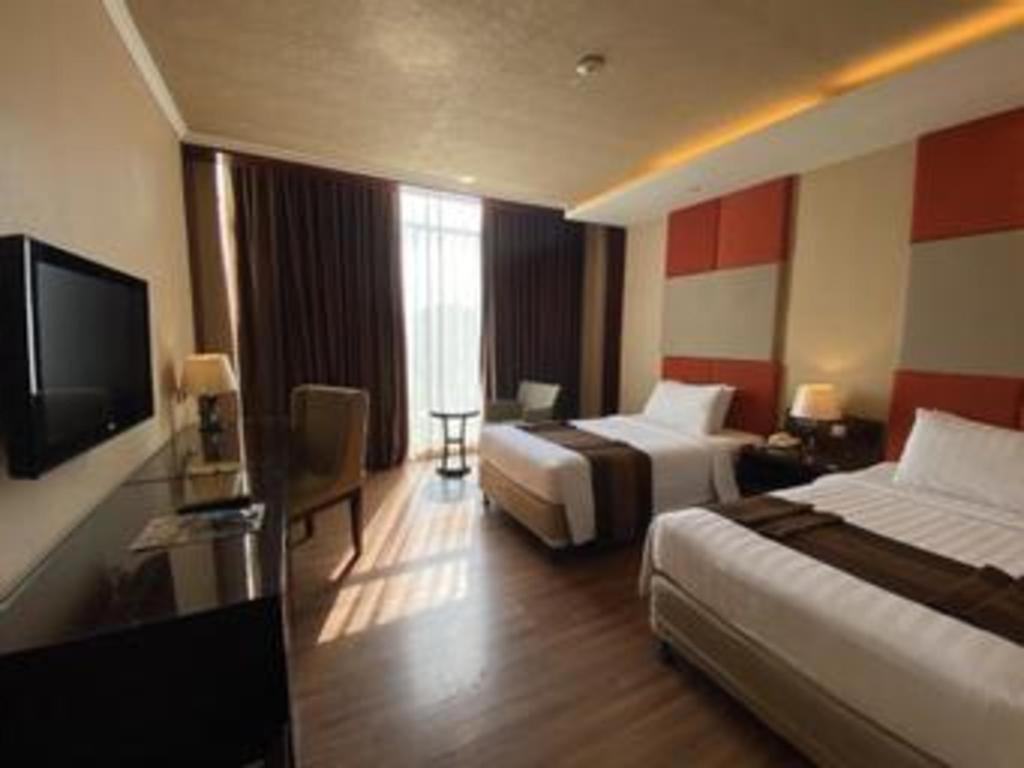 Regent'S Park Hotel Malang Exteriör bild