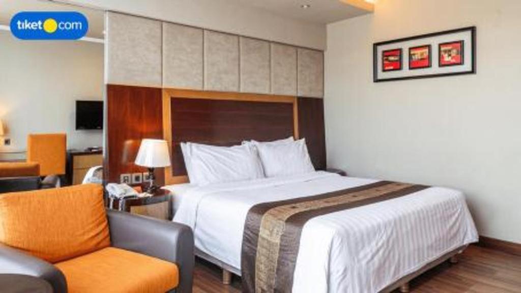 Regent'S Park Hotel Malang Exteriör bild